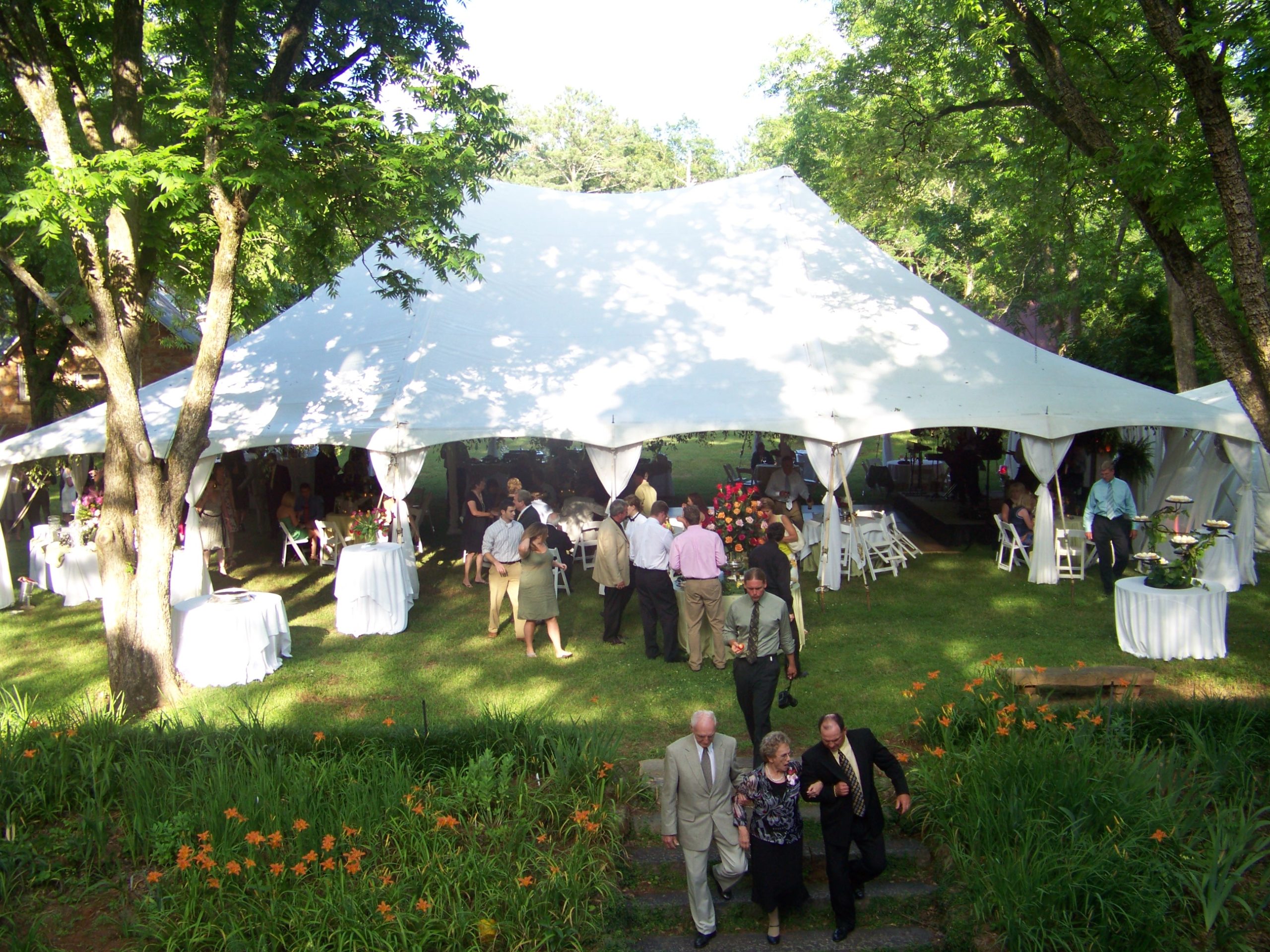 Pole-Tent-at-the-Hill