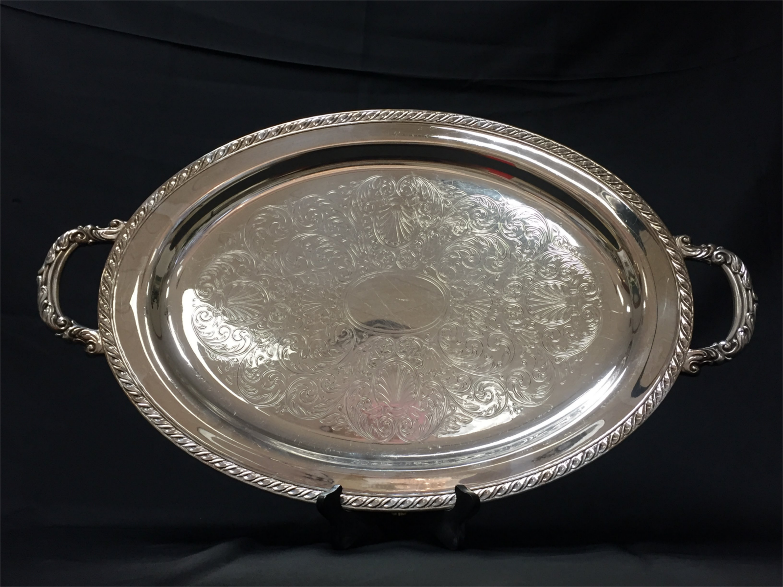 silver oval tray
